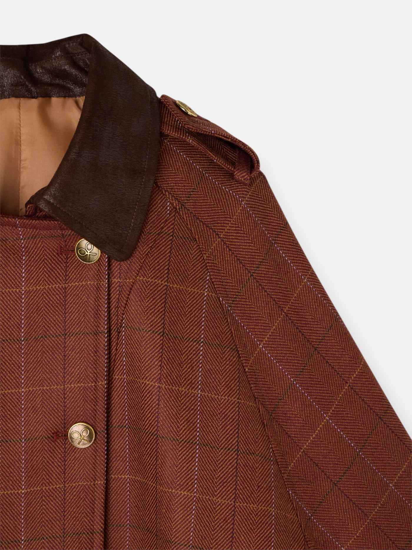 CAPA DETALLES CUERO