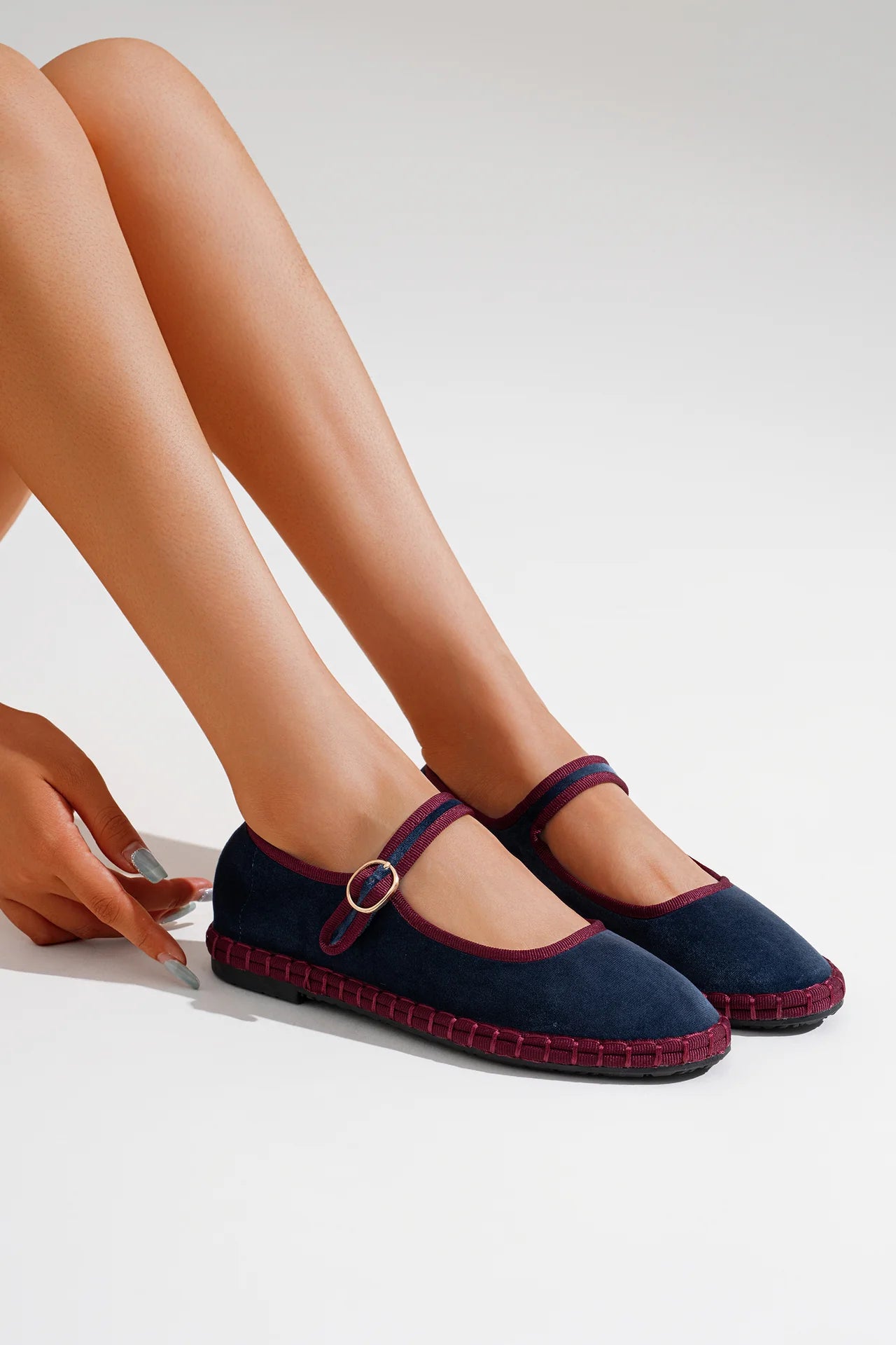 MERCEDITAS NAVY VELVET