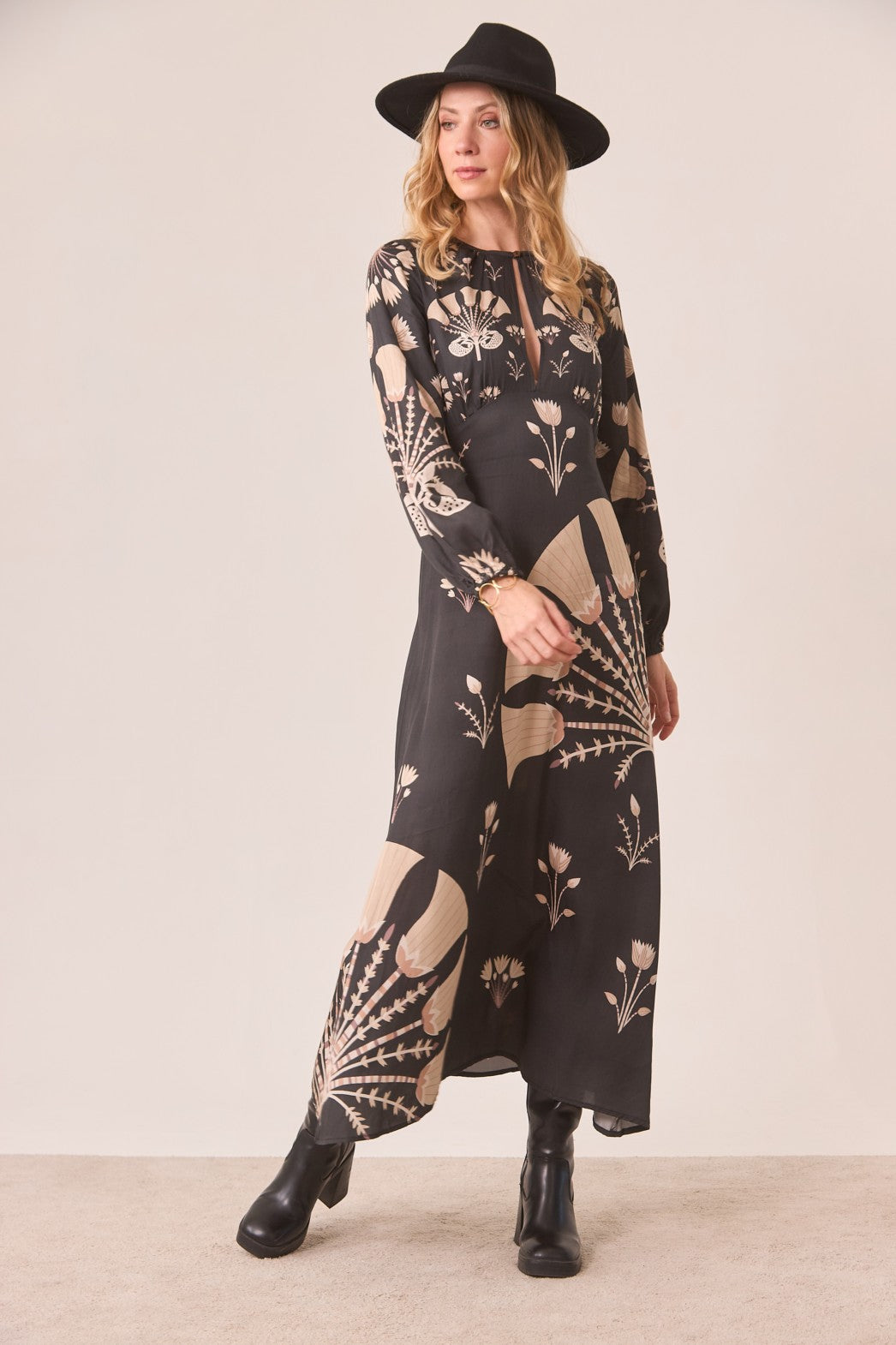 VESTIDO LARGO DETALLES