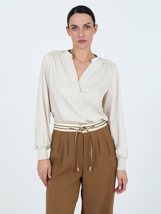 BLUSA SATINADA CREME