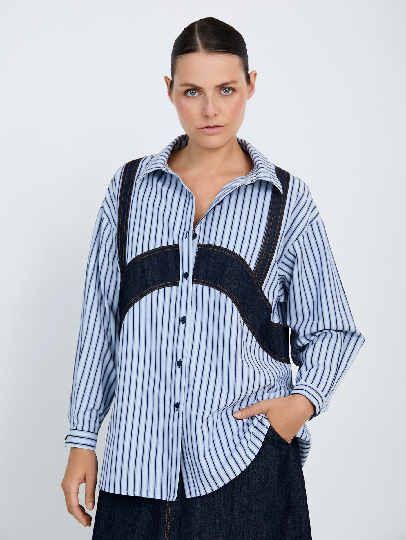 CAMISA DETALLES DENIM