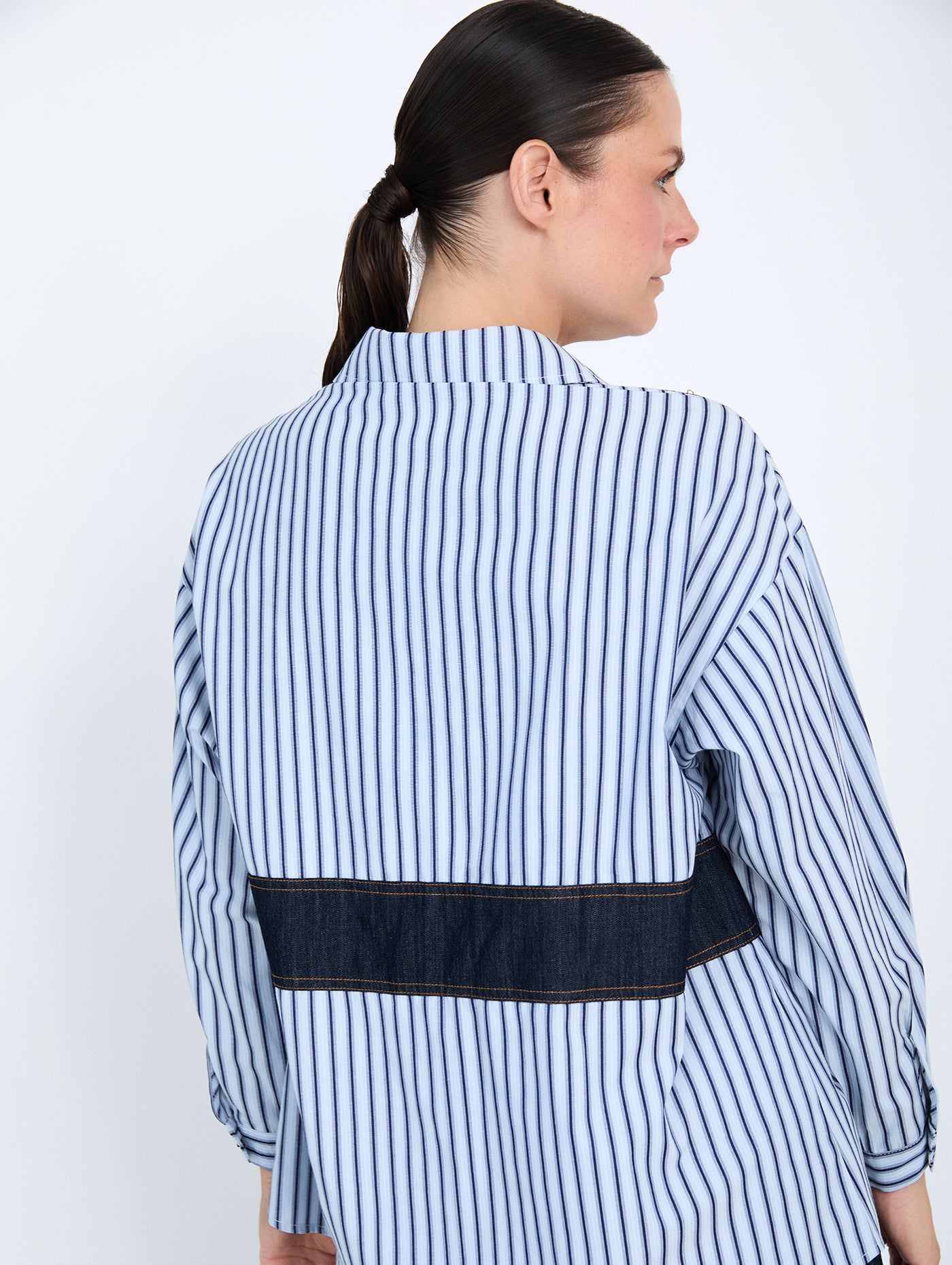 CAMISA DETALLES DENIM