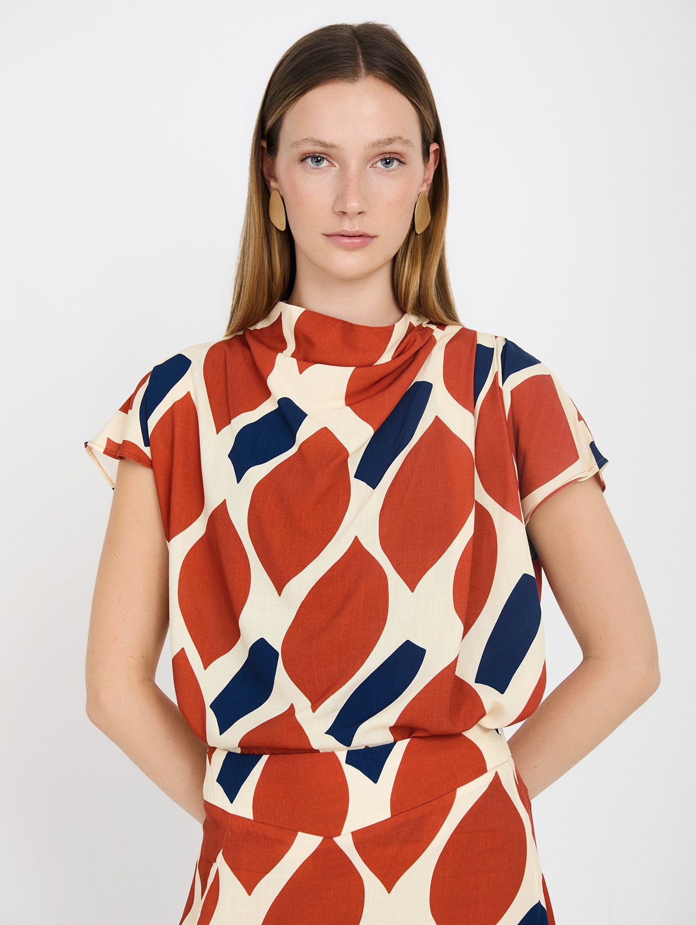 BLUSA DRAPEADA HOMBRO