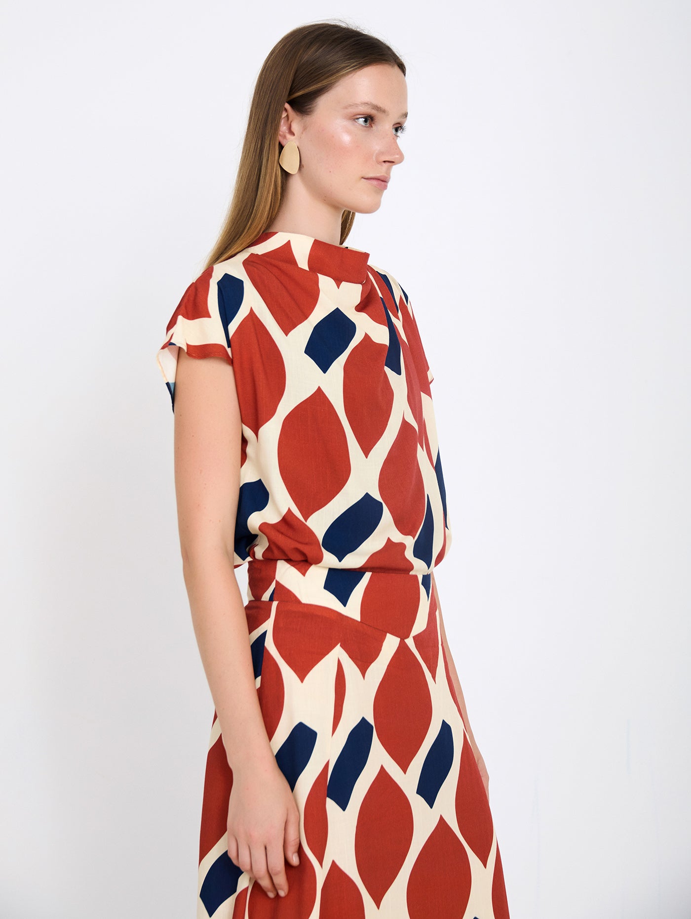 BLUSA DRAPEADA HOMBRO