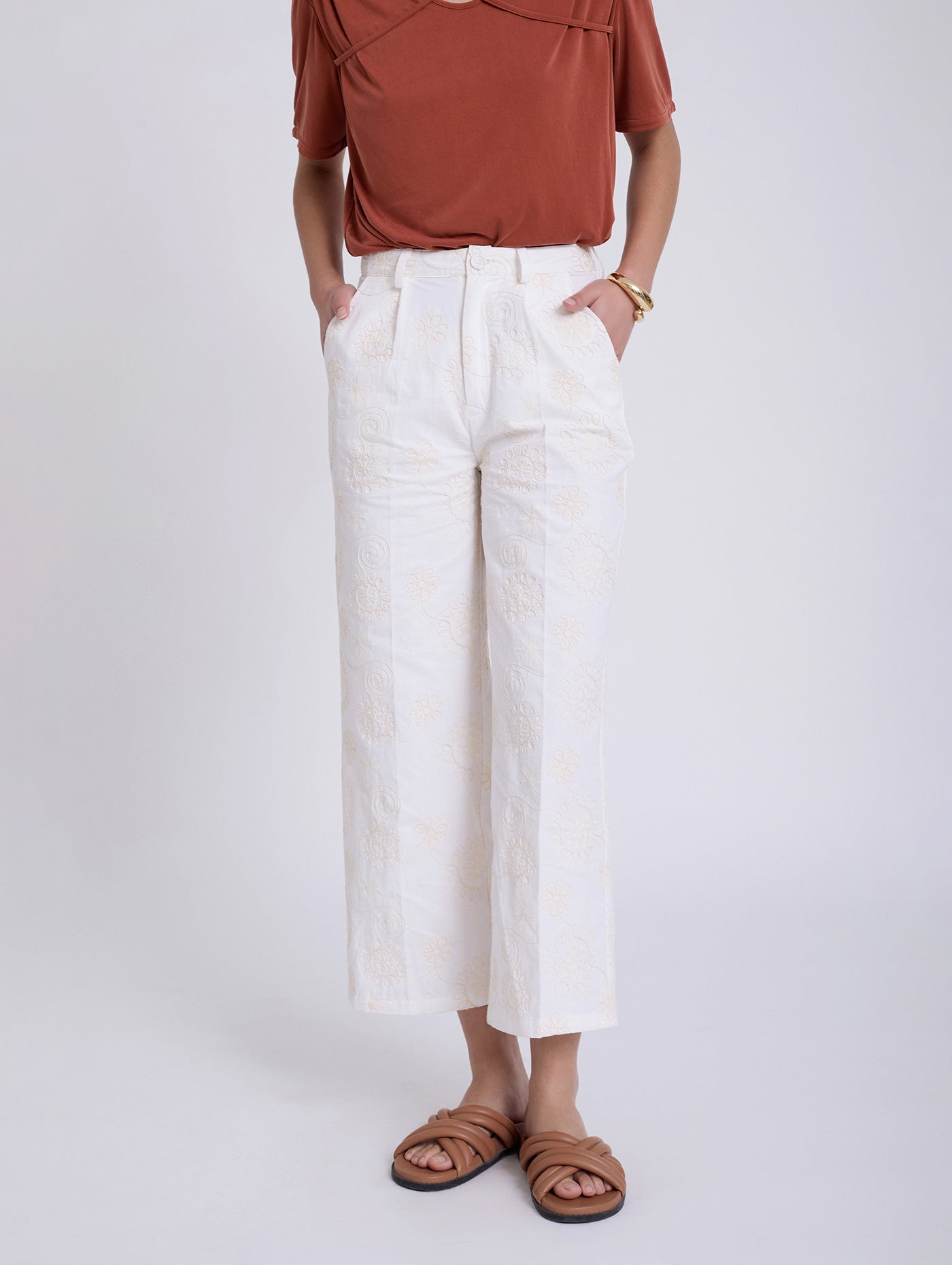 PANTALÓN TROQUELADO FLORES