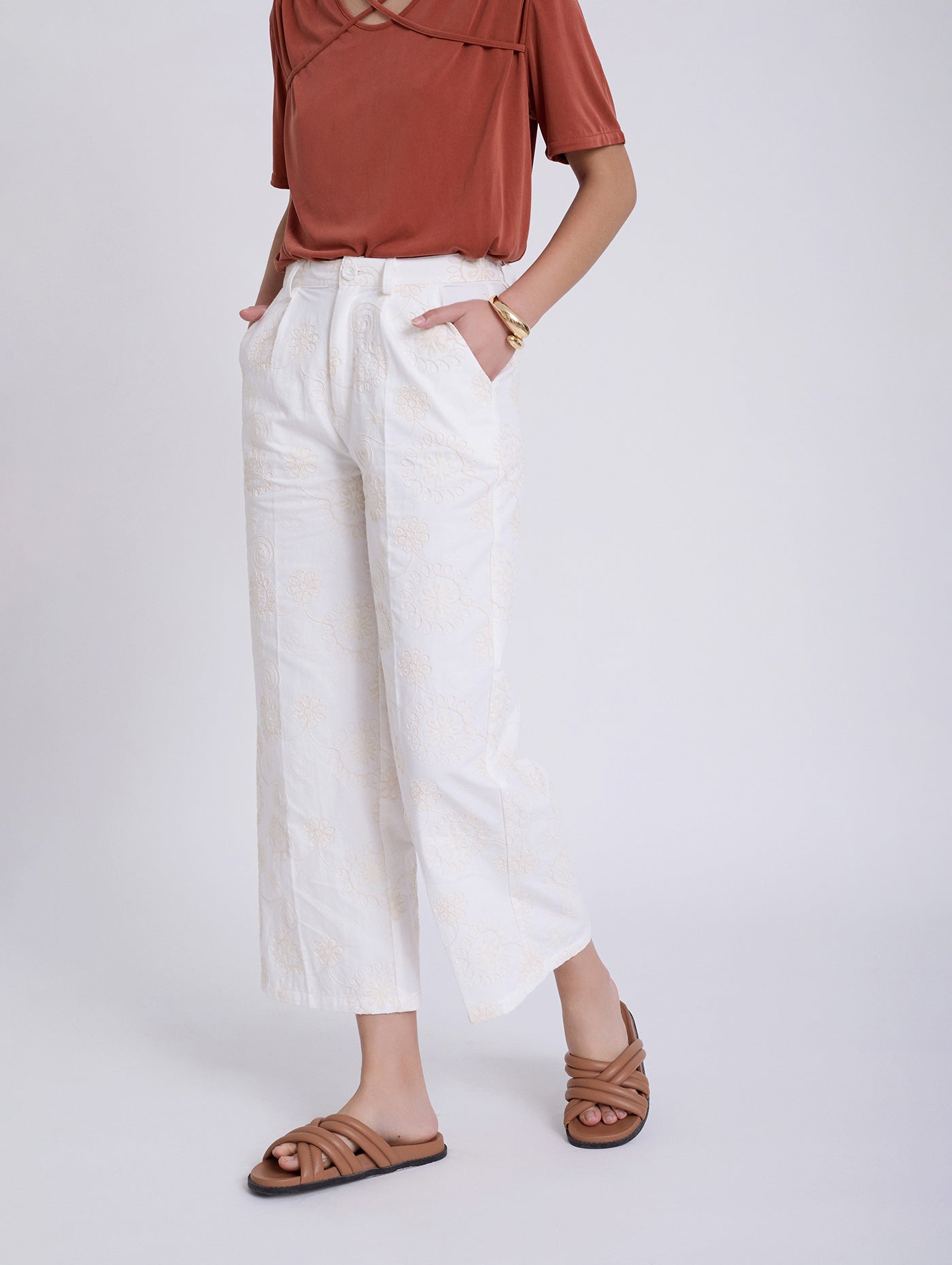 PANTALÓN TROQUELADO FLORES
