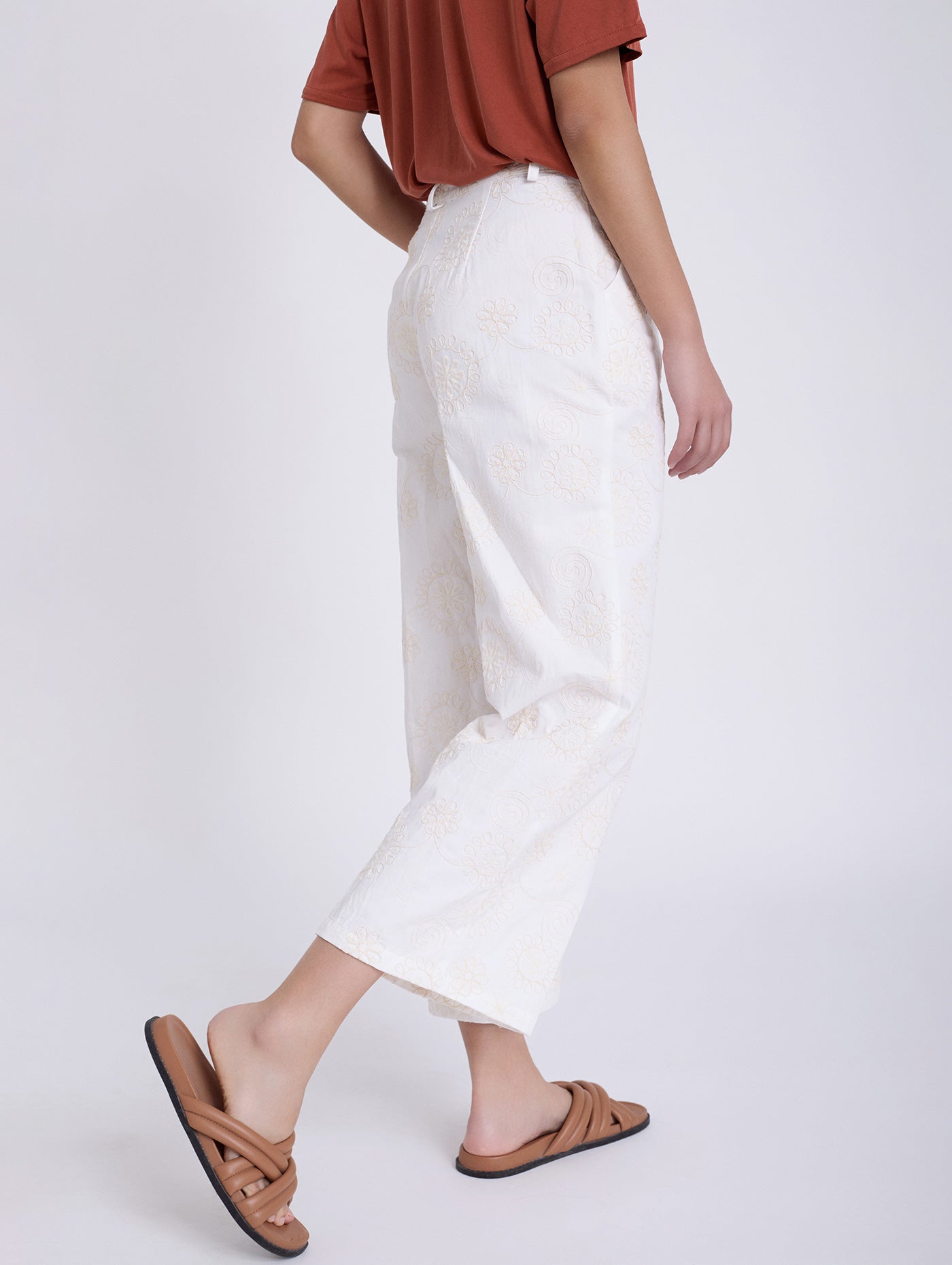 PANTALÓN TROQUELADO FLORES